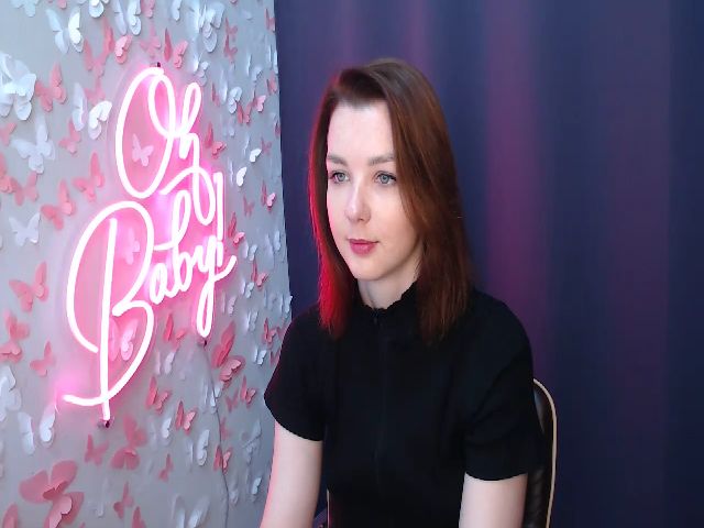 Live sex webcam photo for MadiLainee #273325920