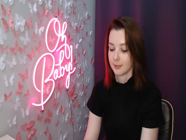 Live sex webcam photo for MadiLainee #273328637