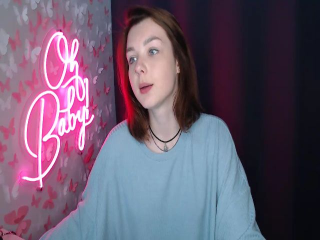 Live sex webcam photo for MadiLainee #273356672