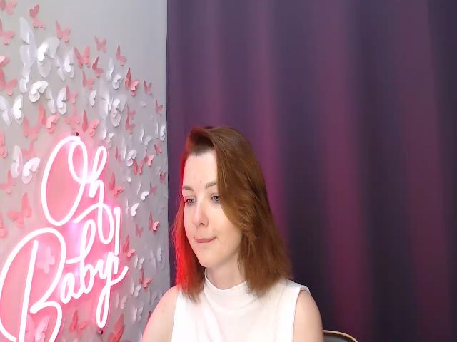 Live sex webcam photo for MadiLainee #273447646