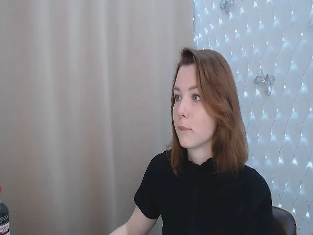 Live sex webcam photo for MadiLainee #273512777