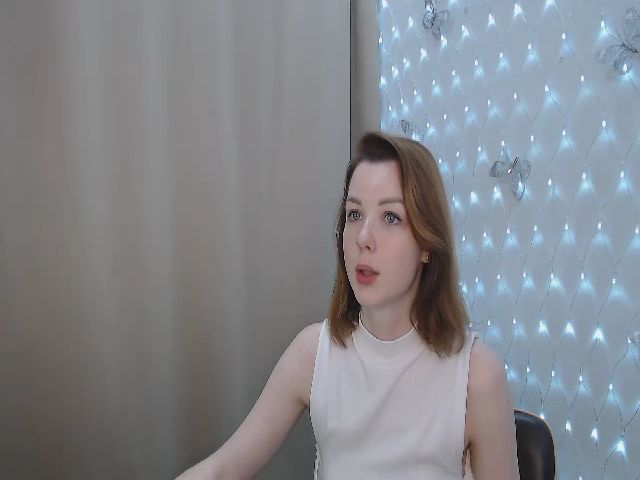Live sex webcam photo for MadiLainee #273562019