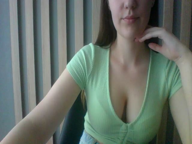 Live sex webcam photo for Madi_Lainee #273652945
