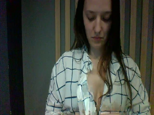 Live sex webcam photo for Madi_Lainee #273776184