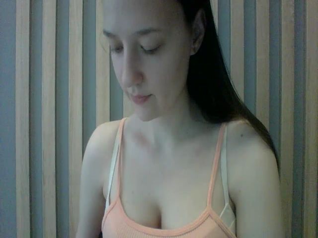 Live sex webcam photo for Madi_Lainee #273834505
