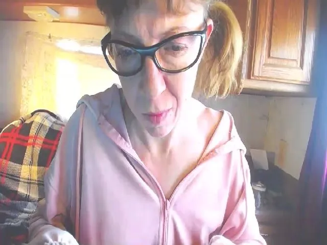 Live sex webcam photo for MadisonAc #273016563