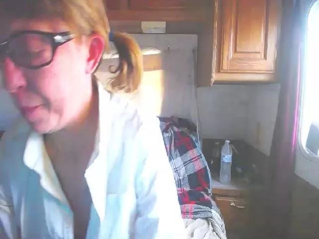 Live sex webcam photo for MadisonAc #273027854