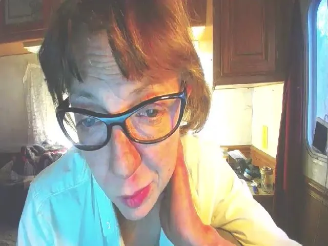 Live sex webcam photo for MadisonAc #273029471