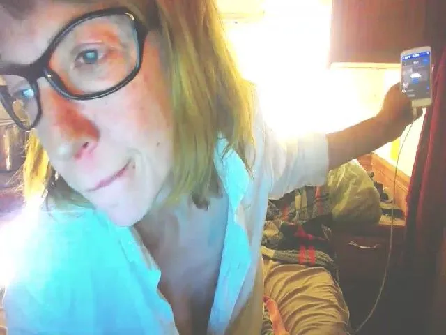 Live sex webcam photo for MadisonAc #273029699