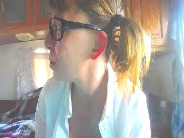 Live sex webcam photo for MadisonAc #273078534