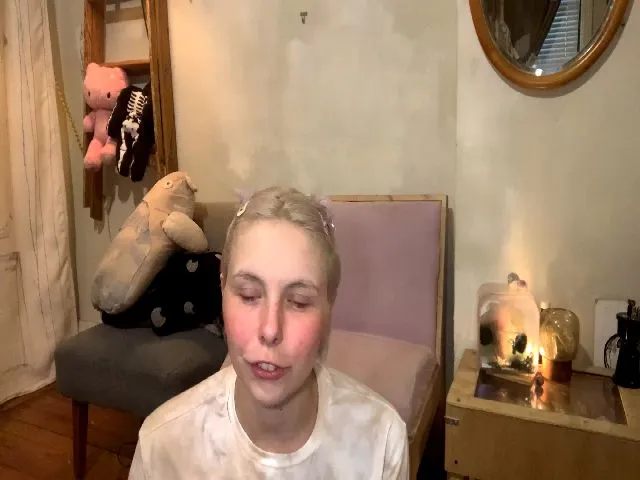 Live sex webcam photo for Maebbaby #274176626