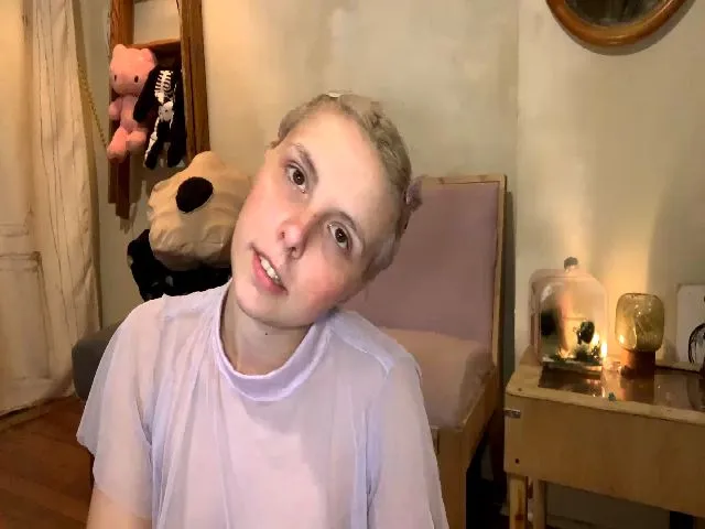Live sex webcam photo for Maebbaby #274207871