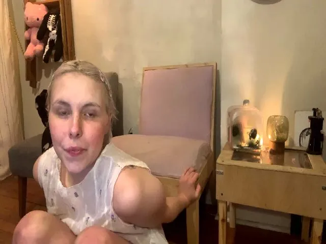 Live sex webcam photo for Maebbaby #274217248