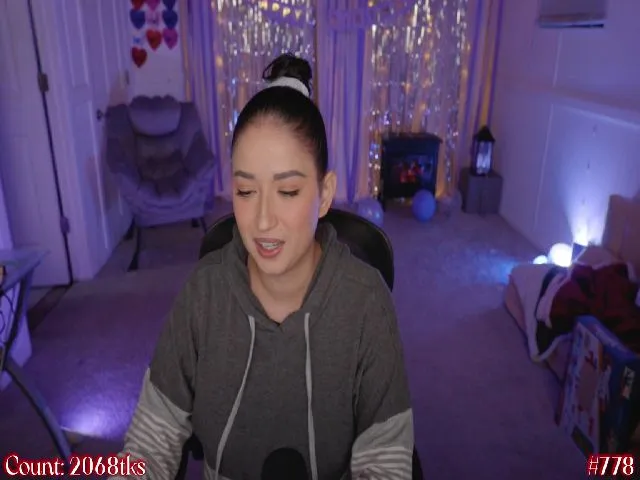 Live sex webcam photo for MaeveMystery #272592620