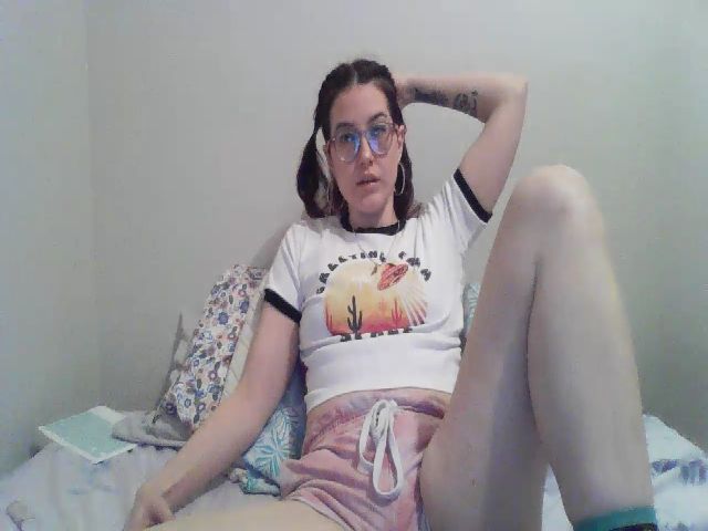 Live sex webcam photo for MaggiePepper #272235425