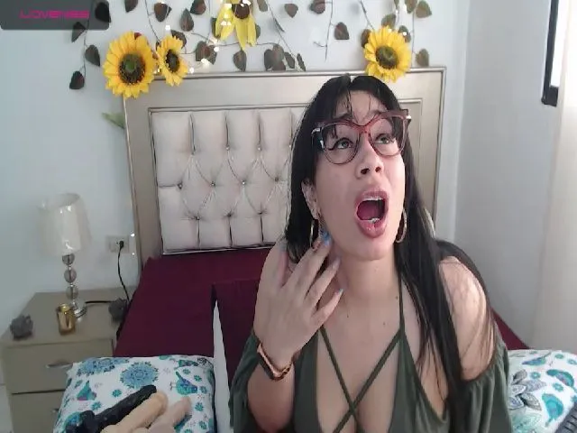 Live sex webcam photo for Maggie_Cooper #272450466
