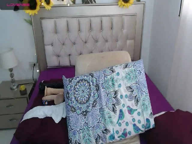 Live sex webcam photo for Maggie_Cooper #272755341
