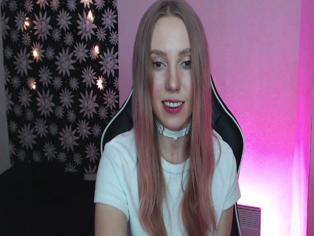 Live sex webcam photo for MagicElfie #272015638