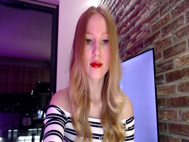 Live sex webcam photo for MagicElfie #274151548