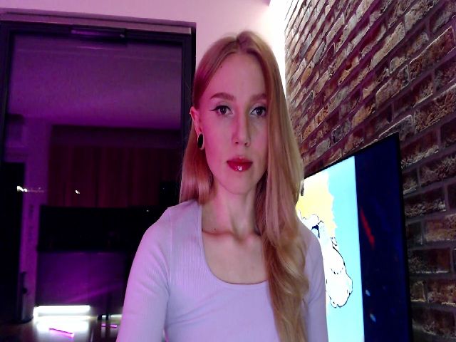 Live sex webcam photo for MagicElfie #274558181