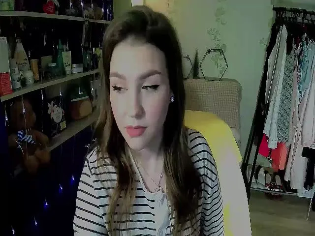 Live sex webcam photo for MagicGirl1 #272527306