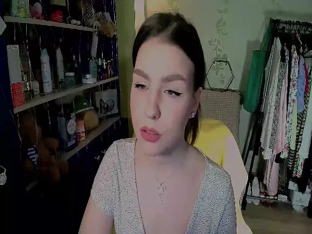 Live sex webcam photo for MagicGirl1 #273010791