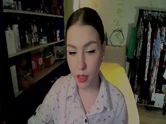 Live sex webcam photo for MagicGirl1 #273368131