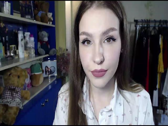 Live sex webcam photo for MagicGirl1 #274646914