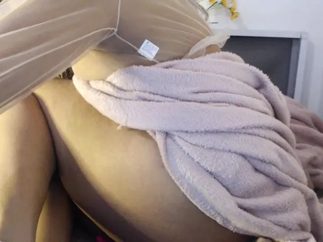 Live sex webcam photo for Mahanne #273741688