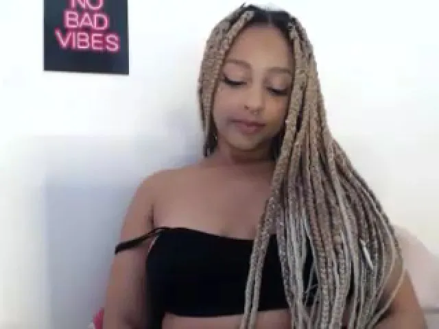 Live sex webcam photo for Mahanne #274056441