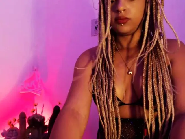 Live sex webcam photo for Mahanne #274265725