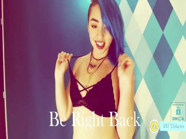 Live sex webcam photo for MaiiAngel #272544188
