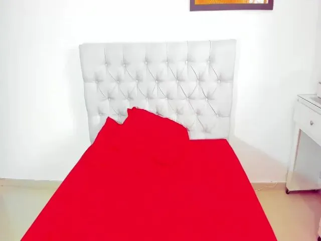 Live sex webcam photo for Maika27 #272285210