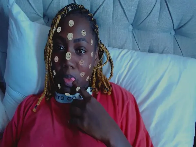 Live sex webcam photo for Maika27 #272710807