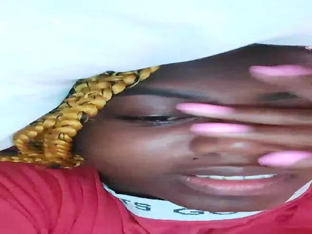 Live sex webcam photo for Maika27 #272710898