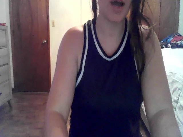 Live sex webcam photo for MainSQUEEZE69 #273894708