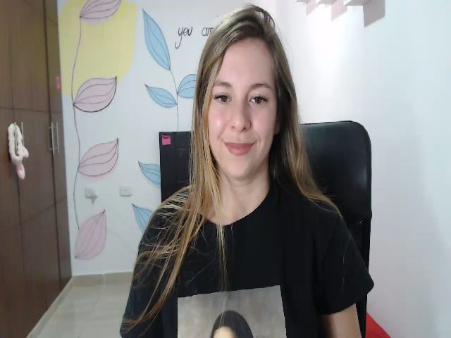 Live sex webcam photo for Maite_19x_ #271896910