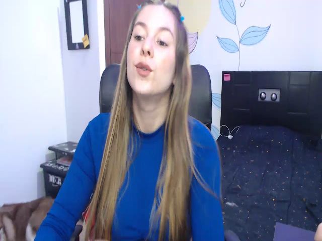 Live sex webcam photo for Maite_19x_ #272767093