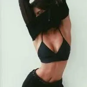 Live sex webcam photo for MalibuGirl_ #292625644