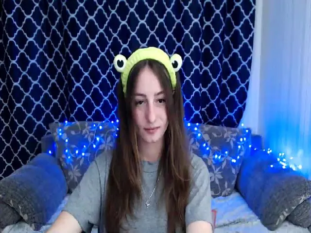 Live sex webcam photo for Mallinkaa #273931619