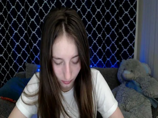 Live sex webcam photo for Mallinkaa #274500826