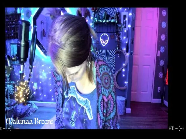 Live sex webcam photo for Malunaa #271689091