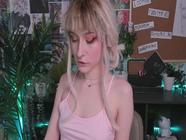 Live sex webcam photo for Manarose27 #272440840