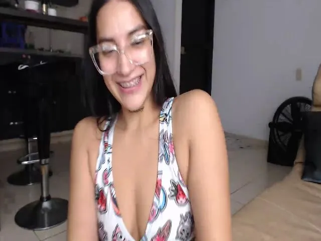 Live sex webcam photo for Mandy_berry1 #272155329