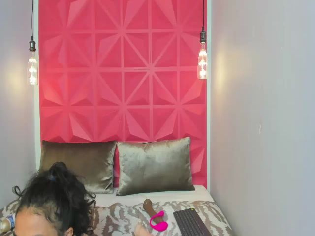 Live sex webcam photo for Manelik_benz #272194581
