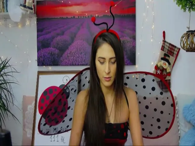 Live sex webcam photo for MaraW #271698435