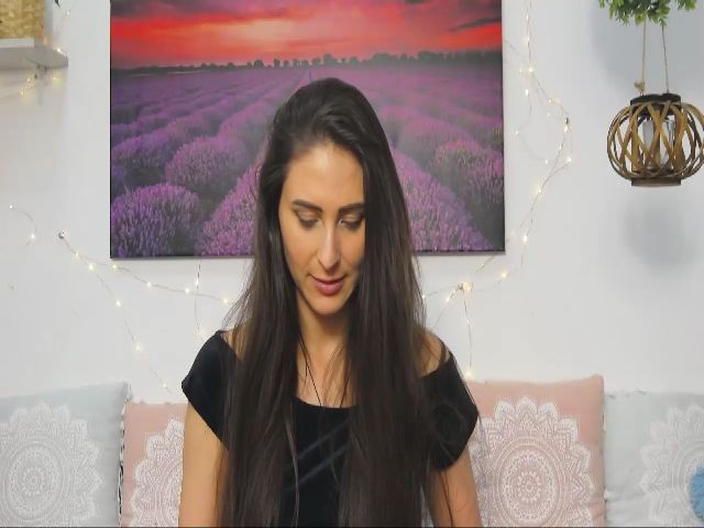 Live sex webcam photo for MaraW #273778529