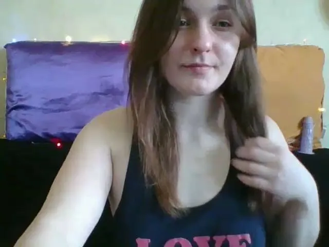 Live sex webcam photo for Marguerite_1_ #272951207