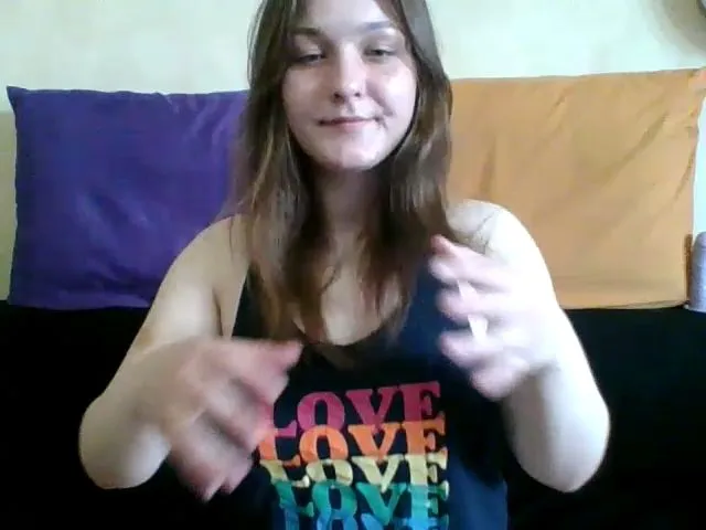 Live sex webcam photo for Marguerite_1_ #273405661