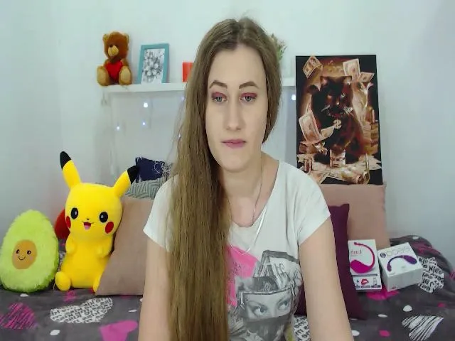 Live sex webcam photo for MariaMolligan #272986210